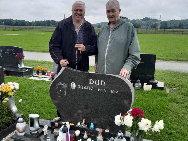 Obisk grobov preminulih članov OZVVS Ptuj